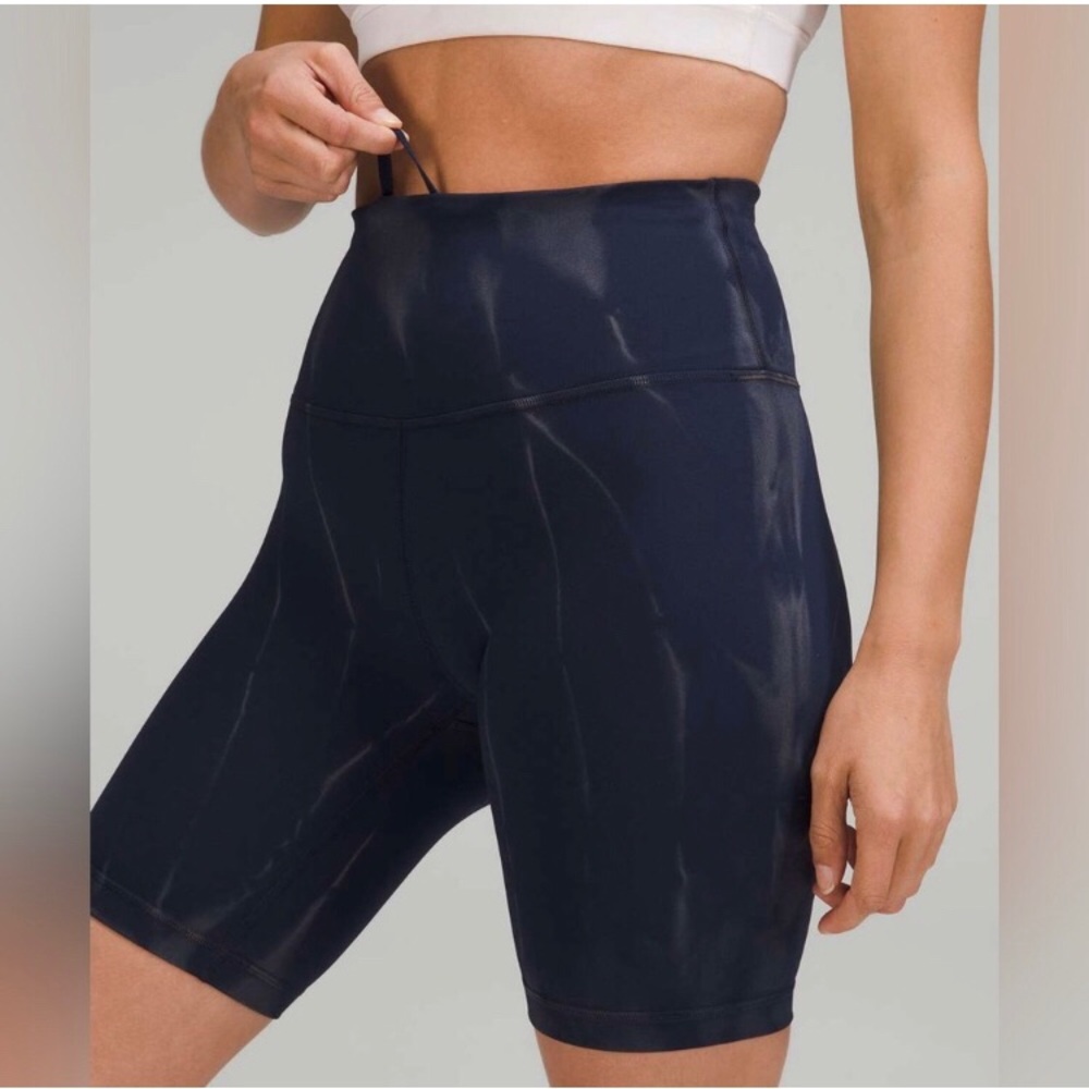 Lululemon Wunder Train High Rise Short 8” - Sun Bleached Wash True Navy - Size 2